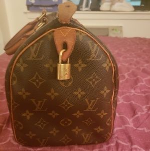 Louis Vuitton speedy bag